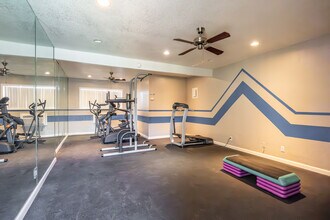 Gondolier Apartments in Long Beach, CA - Building Photo - Interior Photo