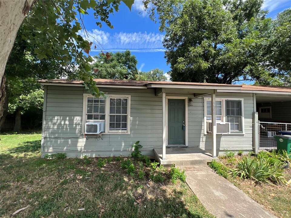 6608 Wild St in Austin, TX - Building Photo