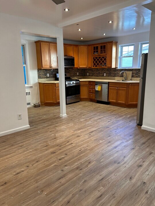 10928 215th St in Queens Village, NY - Building Photo