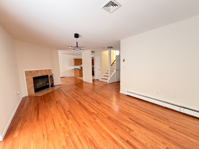 219 Mary Lou Ave, Unit 2F in Yonkers, NY - Building Photo - Building Photo