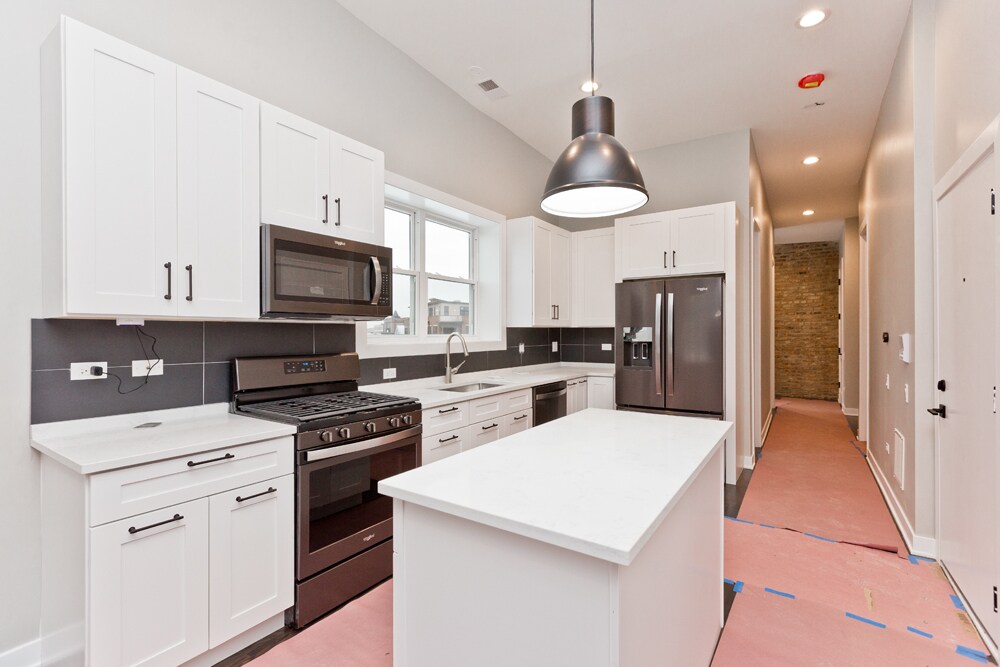 3324 N Clark St-Unit -3F in Chicago, IL - Building Photo