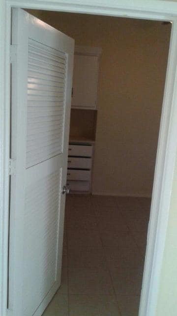 1702 Shamrock Way, Unit 6 in Bakersfield, CA - Foto de edificio - Building Photo
