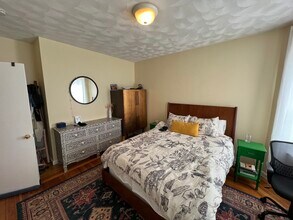 225 Holland St, Unit 1 in Somerville, MA - Building Photo - Building Photo