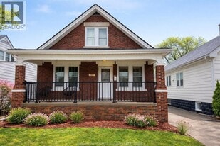 1444 Bernard Rd in Windsor, ON - Building Photo