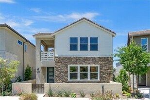 156 Chorus in Irvine, CA - Building Photo