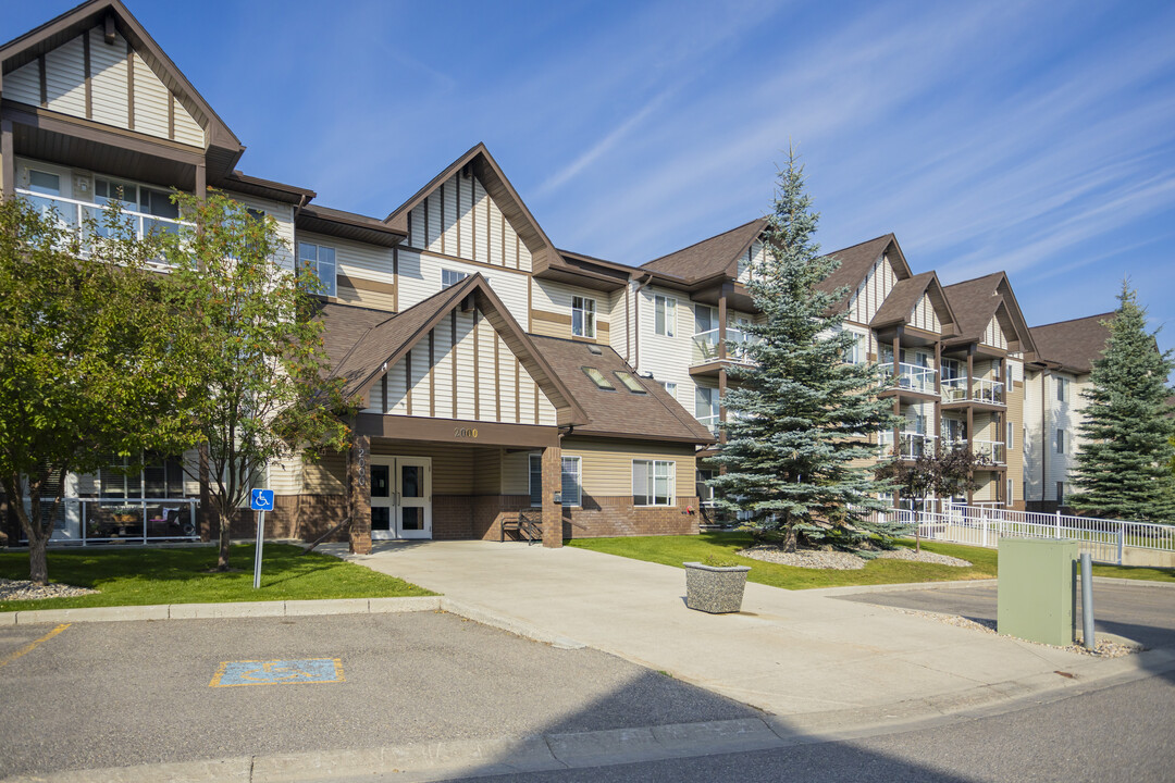 Calvanna Village in Okotoks, AB - Building Photo