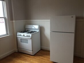 3095 Glenmore Ave, Unit 2 in Cincinnati, OH - Building Photo - Building Photo