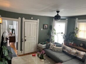 1238 Williamson St, Unit Apt2 in Madison, WI - Foto de edificio - Building Photo