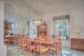 7101 Victoria Cir in University Park, FL - Building Photo - Building Photo
