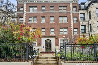 1321 Fairmont St NW in Washington, DC - Foto de edificio - Building Photo