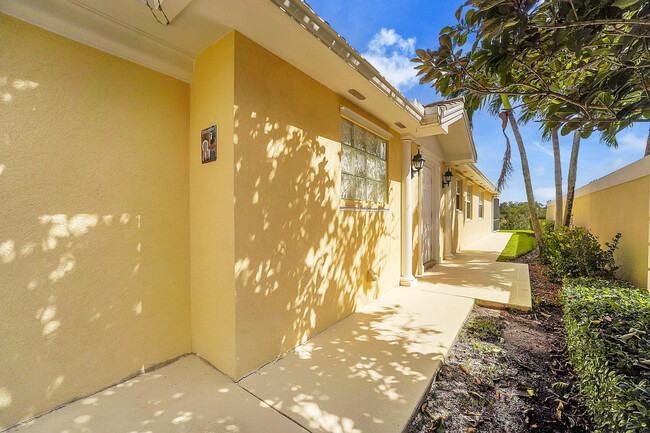 10745 SW Elsinore Dr in Port St. Lucie, FL - Building Photo - Building Photo