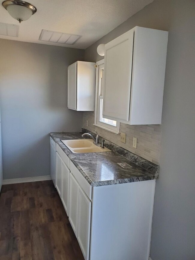 1441 N Smith Ct in Wichita, KS - Building Photo - Building Photo