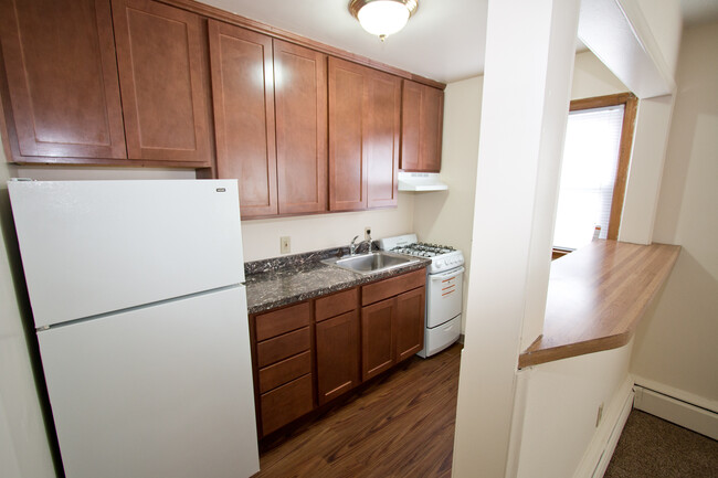 Highland Towers Apartments in St. Paul, MN - Building Photo - Building Photo