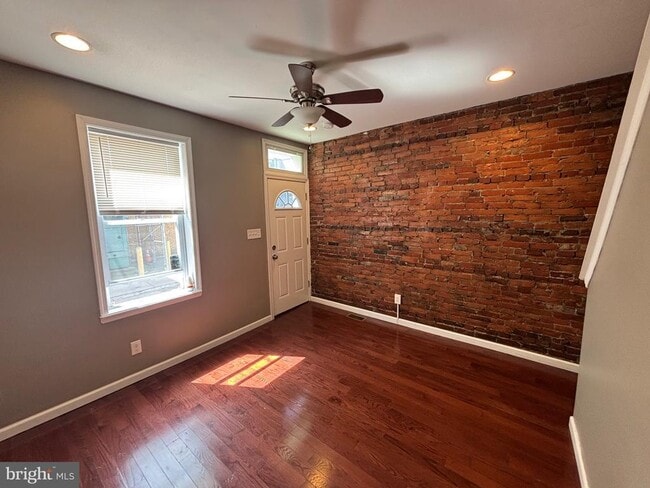 619 E Flora St in Philadelphia, PA - Building Photo - Building Photo