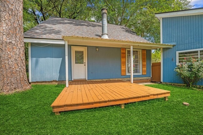3004 Glen Ct in Huntsville, TX - Building Photo - Building Photo