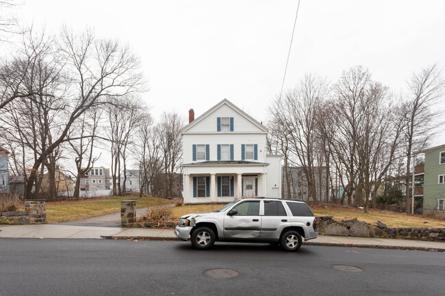 29 High St in Dorchester, MA - Foto de edificio - Building Photo