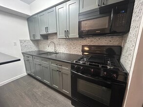 1902 Barnes Ave in Bronx, NY - Building Photo - Building Photo