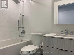 25 Richmond St E in Toronto, ON - Building Photo - Building Photo