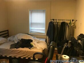 4 President Terrace, Unit 2 in Boston, MA - Foto de edificio - Building Photo