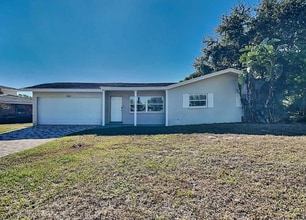 1355 Stratford Dr in Clearwater, FL - Foto de edificio - Building Photo