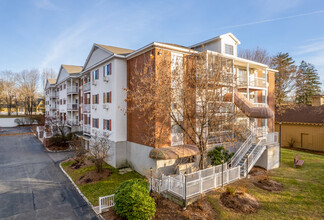 Regency North in Manchester, NH - Building Photo - Building Photo