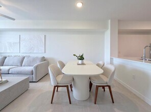 11239 NW 4th Terrace in Miami, FL - Foto de edificio - Building Photo