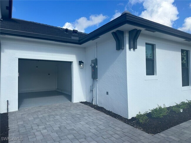 13000 Georges Cay