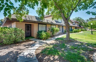 6211 Meadow Brook Ln in Las Vegas, NV - Building Photo