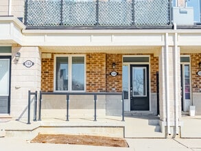 130 Daylily Ln in Kitchener, ON - Building Photo - Building Photo