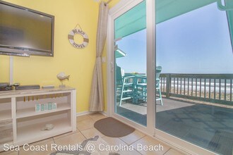 418 Carolina Beach Ave N in Carolina Beach, NC - Building Photo - Building Photo