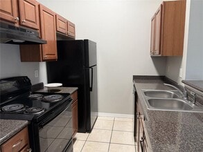 3919 Magnolia Pointe Ln in Orlando, FL - Building Photo - Building Photo