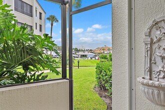 811 Oak Harbour Dr in Juno Beach, FL - Building Photo - Building Photo