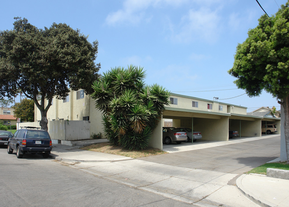 6404 Whipporwill St in Ventura, CA - Foto de edificio