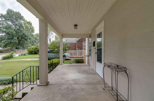 0000-0001 block from U of Memphis in Memphis, TN - Building Photo - Building Photo