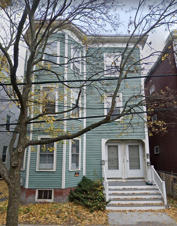509 Green St, Unit #2 in Cambridge, MA - Foto de edificio