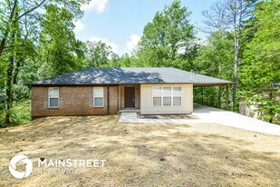 1037 Medina Dr in Birmingham, AL - Building Photo