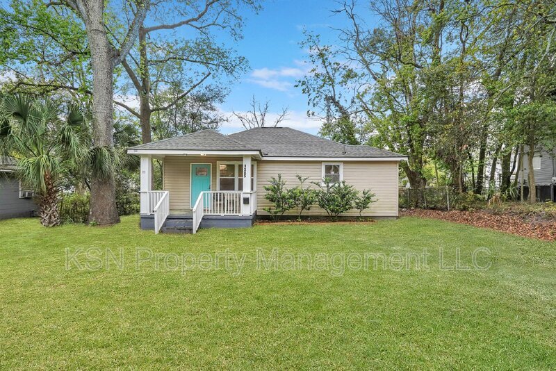 1305 E 32nd St in Savannah, GA - Building Photo