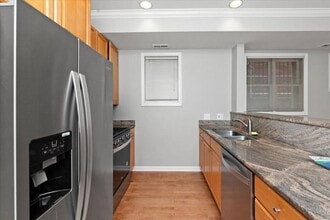 540 W Oakdale Ave in Chicago, IL - Building Photo - Building Photo