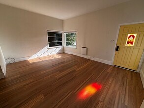 2118 N 62nd St in Seattle, WA - Building Photo - Building Photo