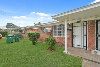 6114 Octavia St in Houston, TX - Building Photo - Building Photo