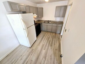 2485 Michelle Dr in Burlington, NC - Foto de edificio - Building Photo