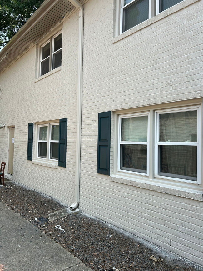 1036 Gill Ct in Virginia Beach, VA - Building Photo - Building Photo