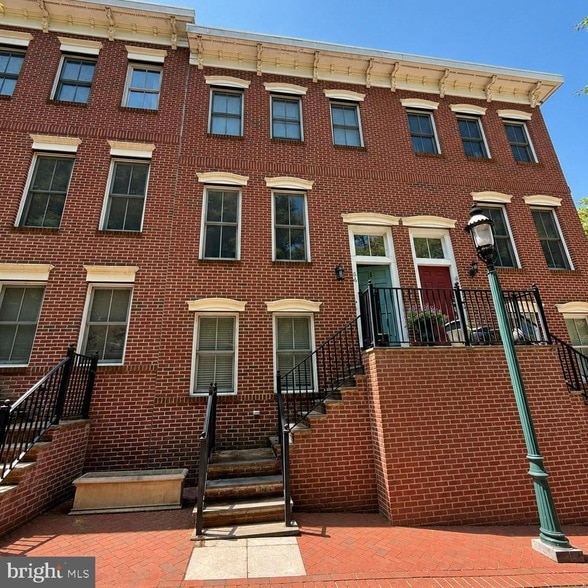 property at 44 Livingston St