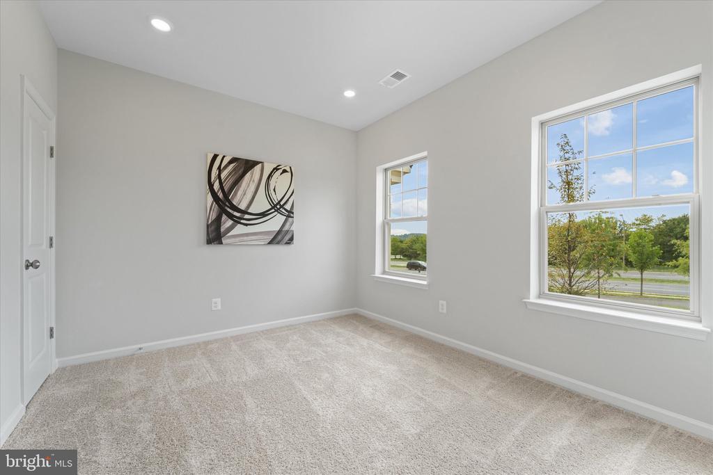 705 Sawback Sq NE in Leesburg, VA - Building Photo