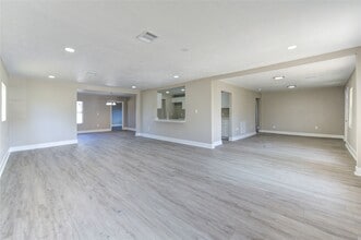 3020 2nd Ave N in Texas City, TX - Building Photo - Building Photo