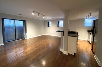 817 W Addison St in Chicago, IL - Building Photo - Building Photo