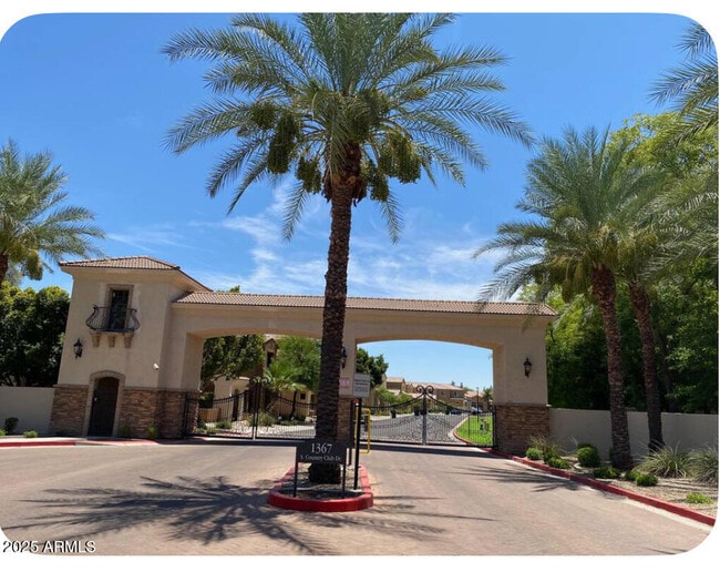 1367 S Country Club Dr in Mesa, AZ - Building Photo - Building Photo