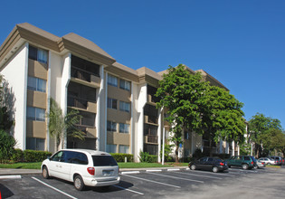 Belasera at Pine Island in Plantation, FL - Building Photo - Building Photo