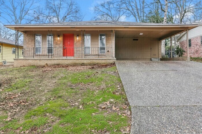 8707 Oakhaven Dr in Sherwood, AR - Foto de edificio