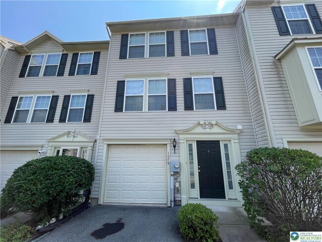 1058 Sparrow Way in Breinigsville, PA - Foto de edificio - Building Photo